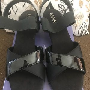 Laura Scott Heeled Sandal 💐